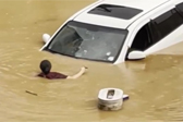 韩国首都圈等地遭遇特大暴雨，韩媒：20年不遇
