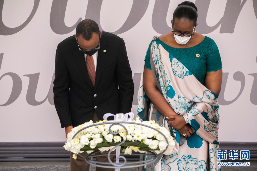 卢旺达举行活动纪念大屠杀27周年