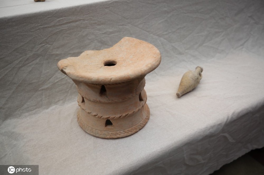 伊拉克博物馆展出粘土文物 可追溯至公元前4300年