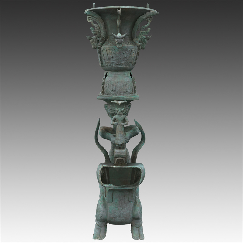 三星堆遗址成功跨坑拼对两件大型青铜器 或为古蜀时代祭祀神像的艺术形象