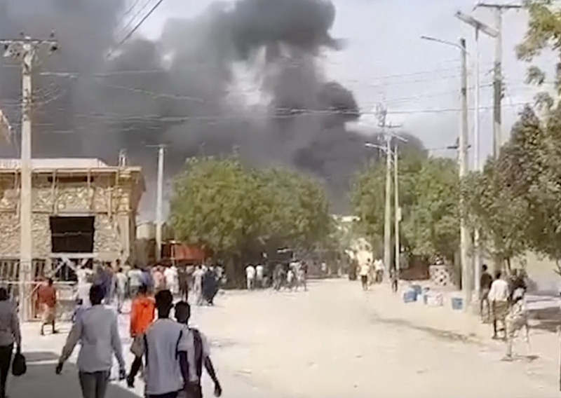 索马里中部发生自尽式汽车(Car)炸弹袭击 已致起码20人丧生