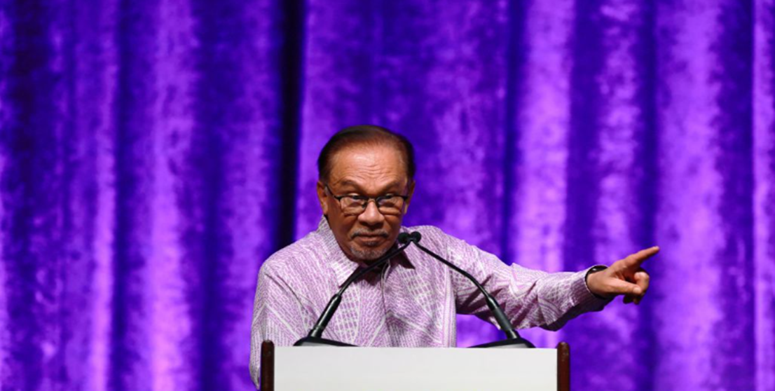 马来西亚总理安瓦尔宣告改组内阁，31名部长团体降薪20%
