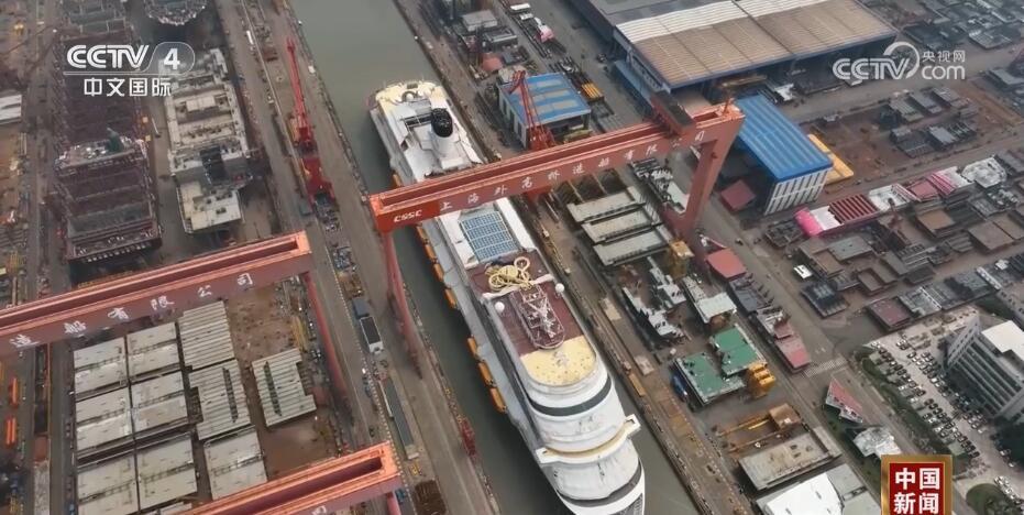 进行倾斜试验 中国首艘国产大型邮轮出坞倒计时中