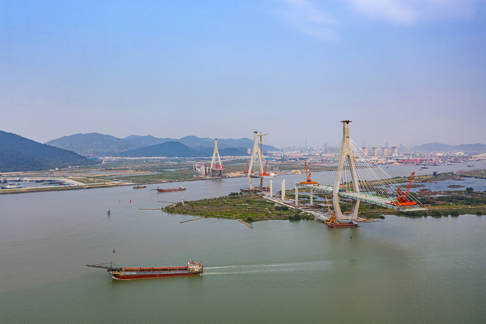 广东珠海:航拍建设中的洪鹤大桥