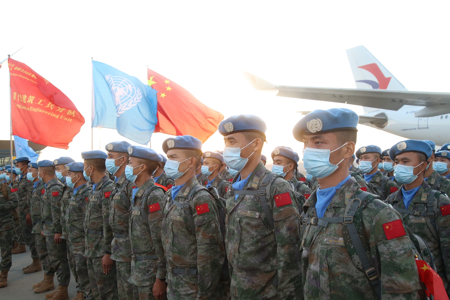 中国第十九批赴黎巴嫩维和部队第一梯队出征