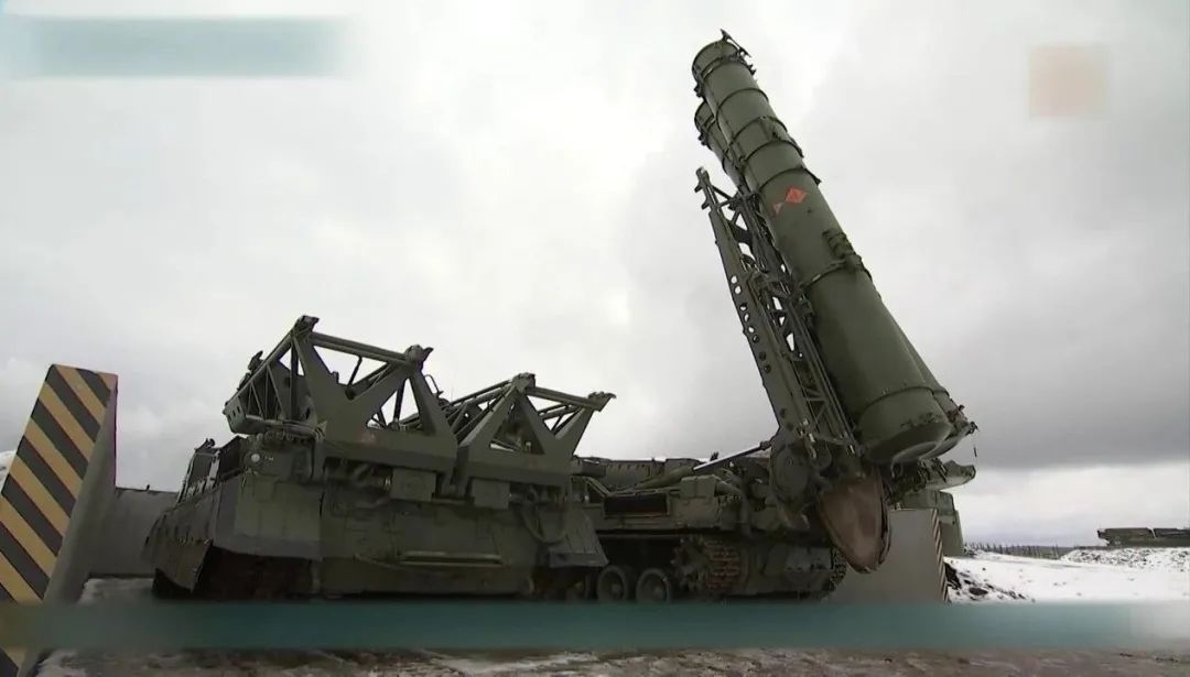 俄首次在俄日争议岛屿部署s-300防空导弹系统_环球军事_军事_新闻中心