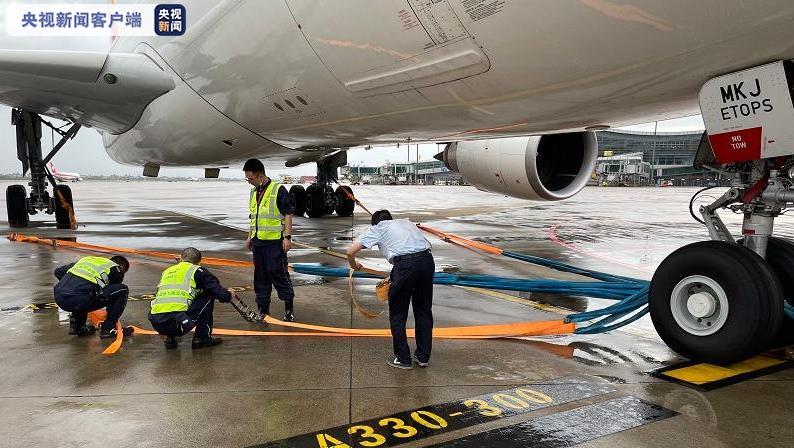 受台风“烟花”影响 浙江、上海航班全部取消