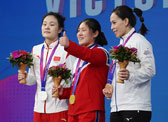 中国女举接连失利之后，队员教练祝贺朝鲜队
