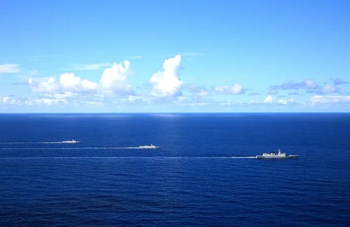 砺剑大洋！南部战区海军组织舰艇编队远海训练