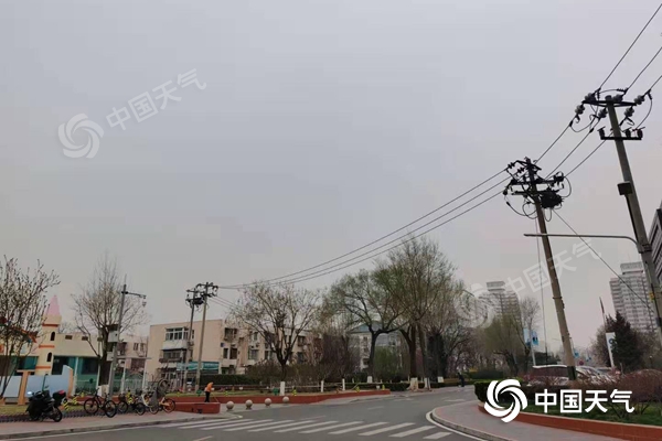 出门带伞！今天北京迎“春雨” 最高气温“速滑式”下落