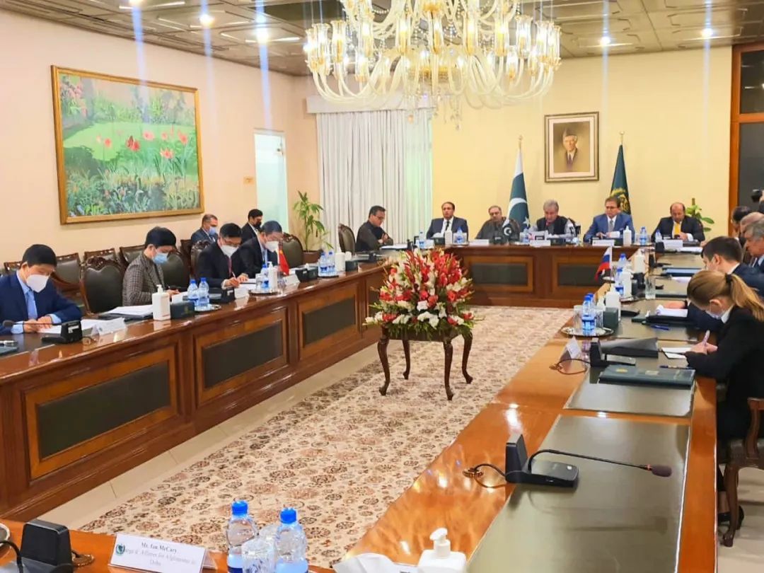 当地时间11日下午，中国、美国、俄罗斯、巴基斯坦四方在巴基斯坦首都伊斯兰堡出席“中美俄+”磋商机制扩大会议。