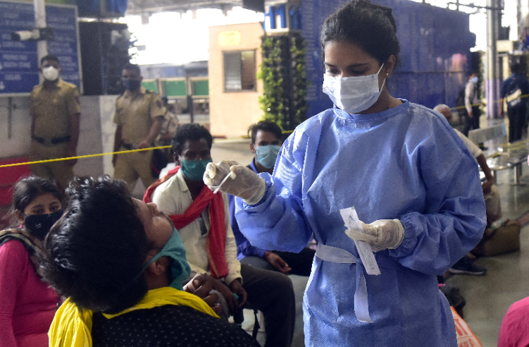 全球日增确诊超53万例累计逾1 69亿例印度疫苗浪费率最高达37