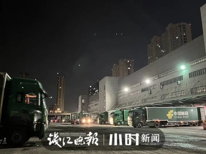 “义乌”疫情下，义乌往返杭州的快递还正常吗？凌晨1点，他们为数万邮包消杀