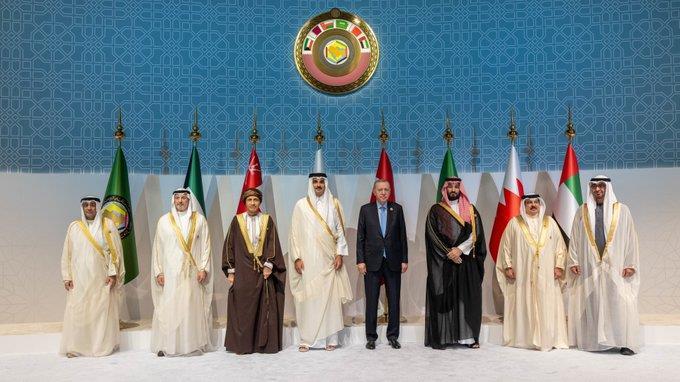 海合会首脑会议通过《多哈宣言》呼吁在加沙地带实现全面和可持续停火宣言