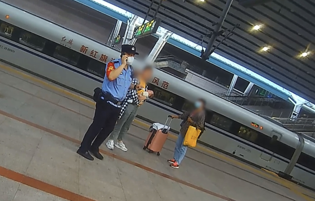开往北京的列车上，有旅客报警！一起拐骗婴儿案被侦破