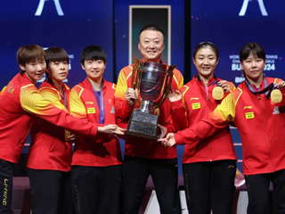 国乒女队战胜日本队夺得釜山世乒赛女团冠军