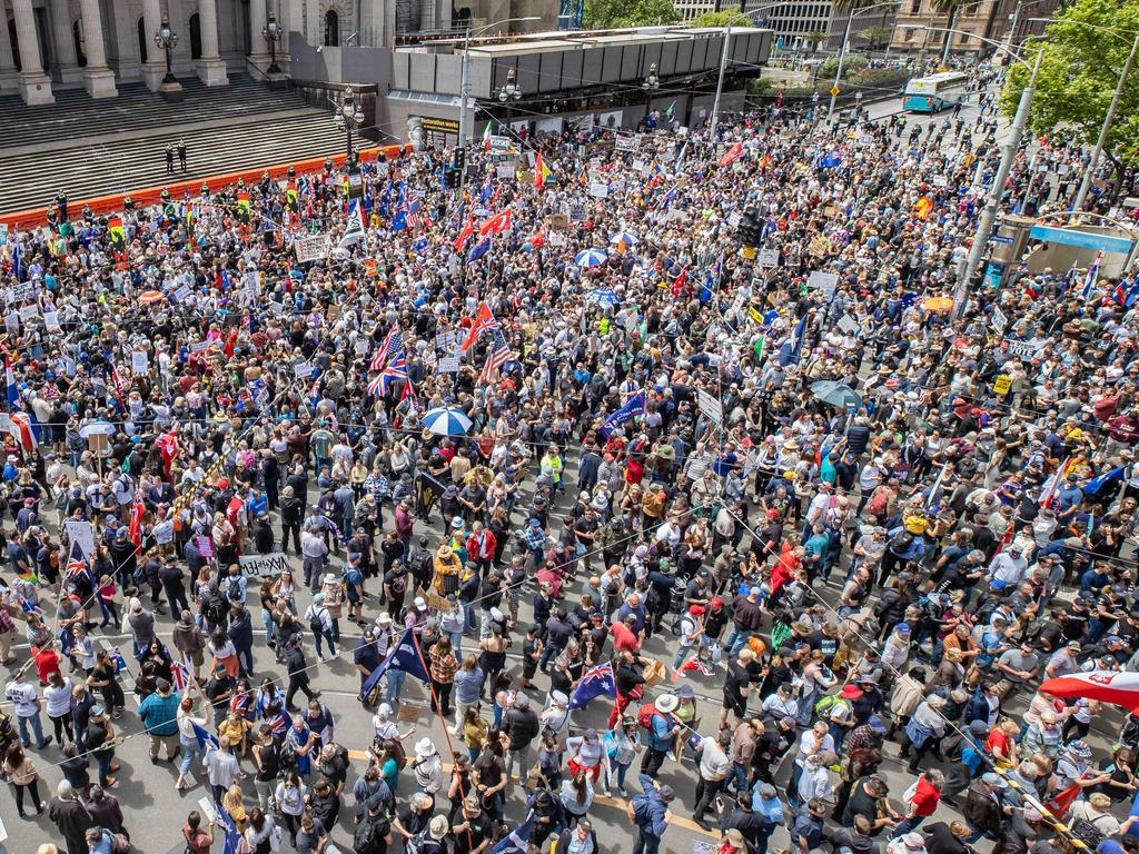 澳大利亚超10万人示威反对政府防疫举措
