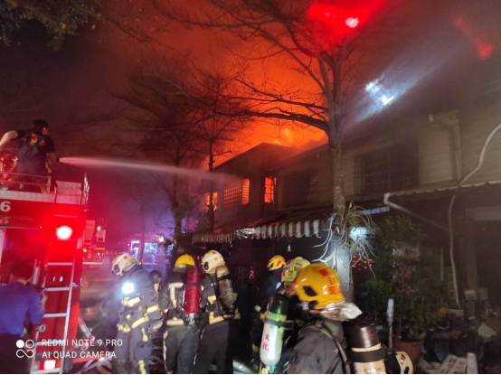 台媒：嘉义昨晚多栋木制老屋起火，包括73年老店“玉山旅社咖啡”