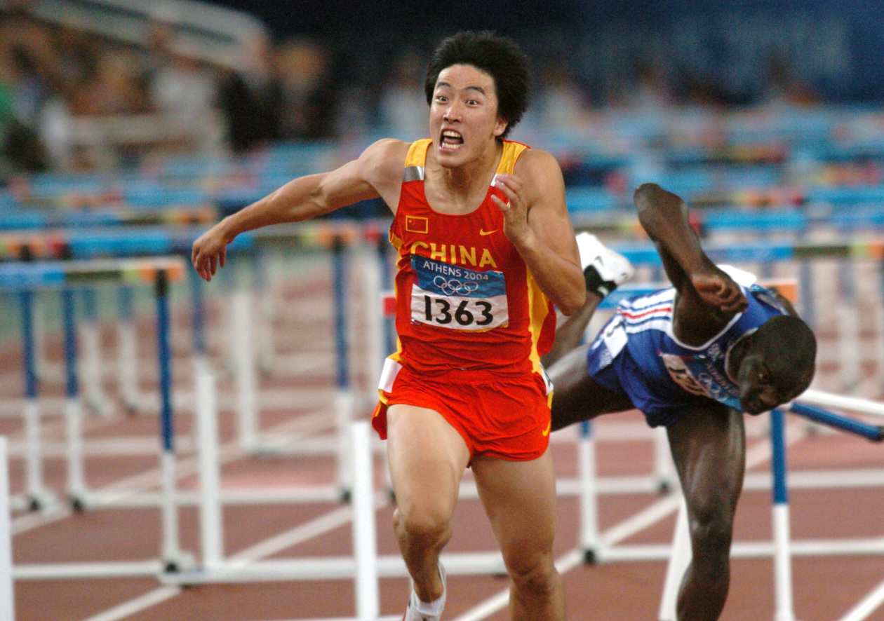 雅典奥运会男子110米栏，刘翔夺冠。王霞光/摄 受访者供图
