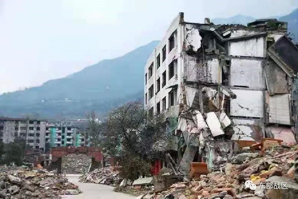 13年前地震中被解放军救下的小男孩，做出了这个选择……