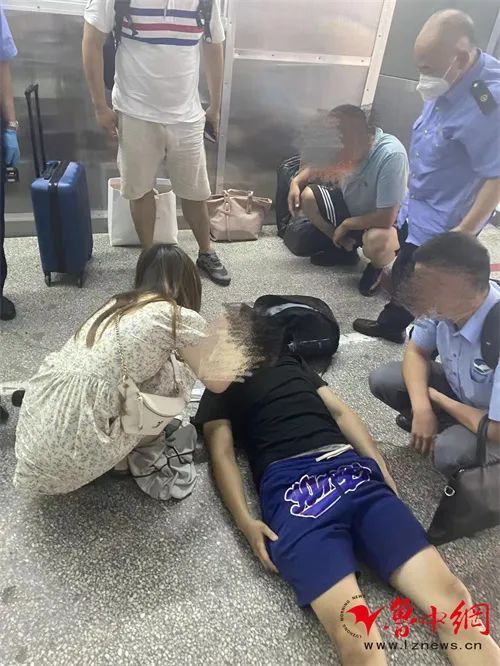 “患者”事发淄博火车站，一大学生突然晕倒！危急时刻，他们...