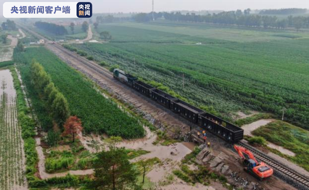 黑龙江强降雨致富嫩线铁路出现水害险情 铁路部门迅速抢通