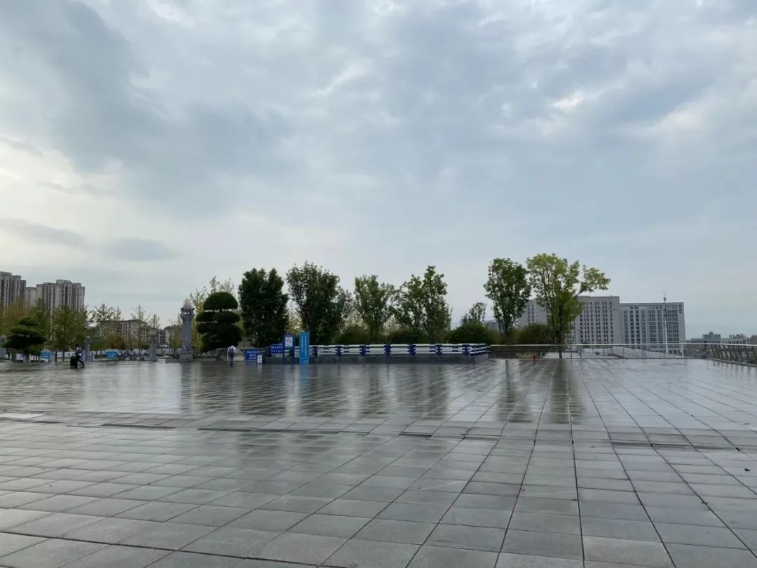 “涪陵区”重庆涪陵部分地区下雨了！气温下降近5℃