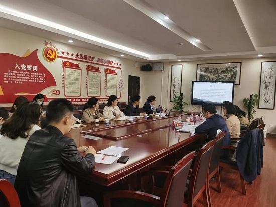 武汉东湖开发区省市区级课题成果孵化研讨会在光谷实验小学举行