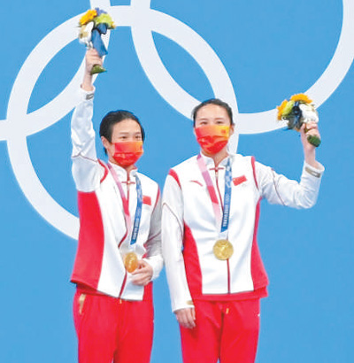 第二个比赛日 中国体育代表团再夺三金（奥运速递） 跳水女子双人3米板实现奥运五连冠