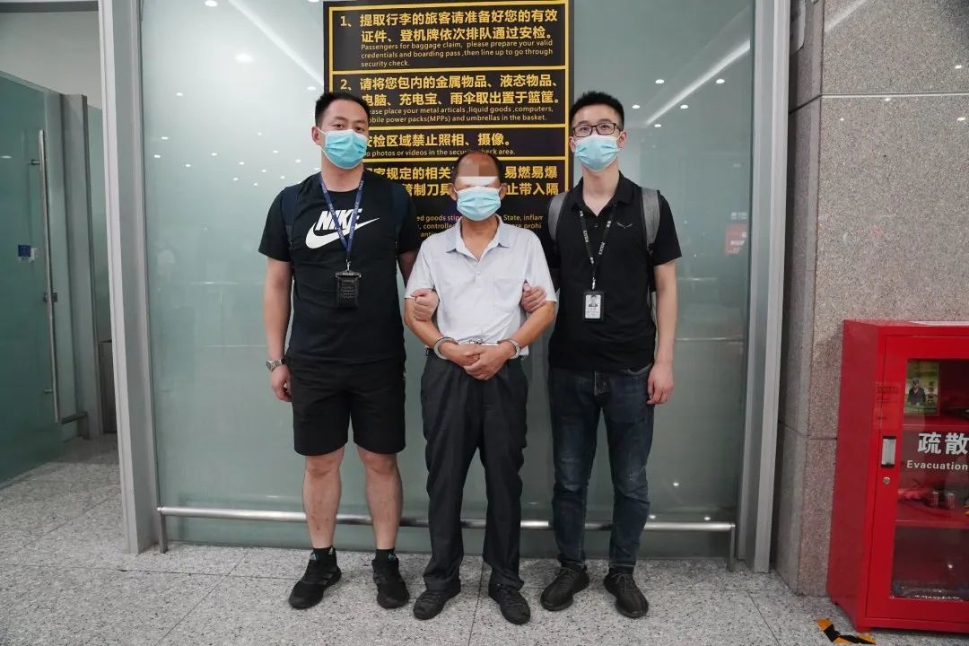 “命案”重庆渝中警方千里缉凶，22年命案逃犯终落网！