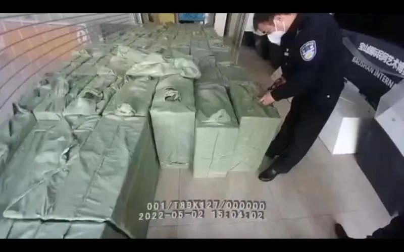 4万余只假“3M”口罩被上海警方查获！