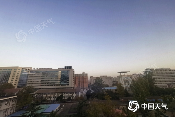 立冬至 本周末北京将现大风降温天气今天阵风或超7级