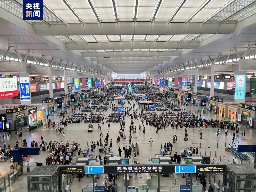 长三角铁路迎国庆节前大客流 预计今日发送旅客225万人次
