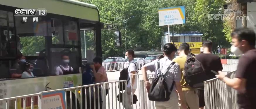 广州、佛山两地转入疫情常态化防控 跨市公交全面恢复通行