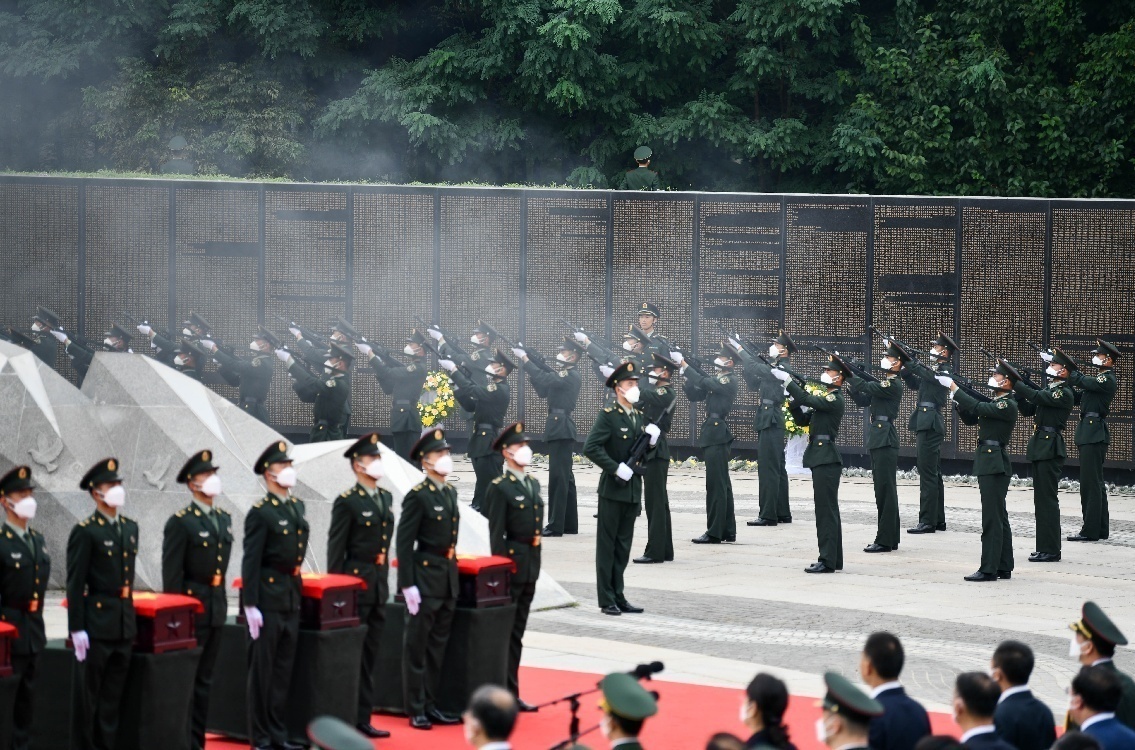 第八批在韓中國人民志愿軍烈士遺骸安葬儀式在沈陽舉行