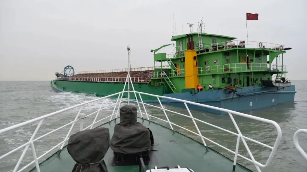 浙江海警严厉打击非法运砂船舶 查获海砂20000余吨