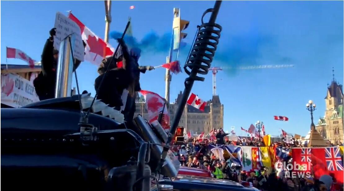 卡车司机抗议活动“失控”后，加拿大首都宣布进入紧急状态！