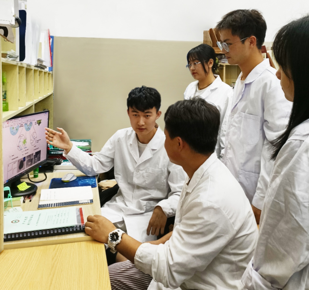 广州大学大三学生陆雨创业团队：研发淀粉基阻燃胶粘剂阻燃等级达到最高级