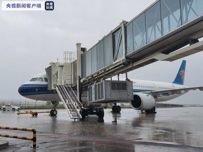 天津滨海国际机场受天气影响 多架航班延误取消