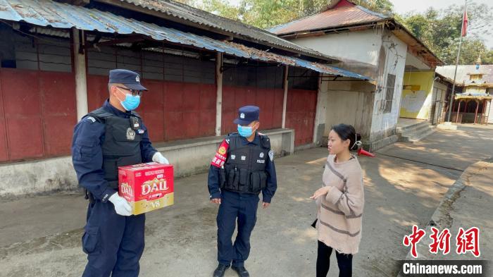云南民警在中缅边境成功救助国家二级保护动物猫头鹰