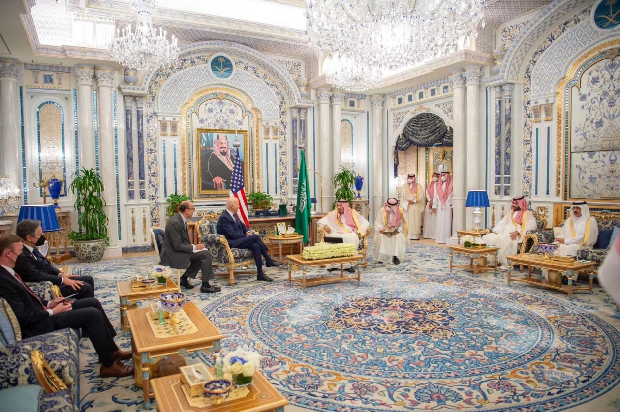 美国总统拜登与沙特国王及王储会面