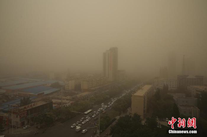 中国北方沙尘影响持续 多地空气质量严重污染
