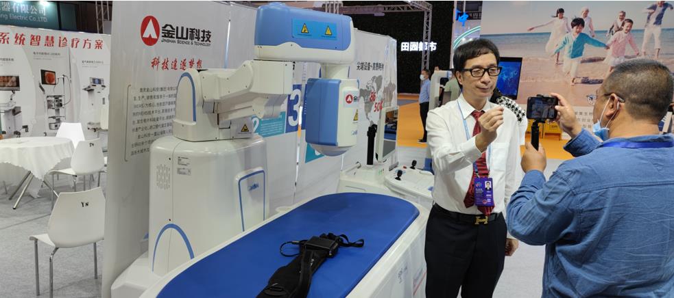 金山科技董事长王金山介绍,胶囊机器人采用全球领先的6大创新技术