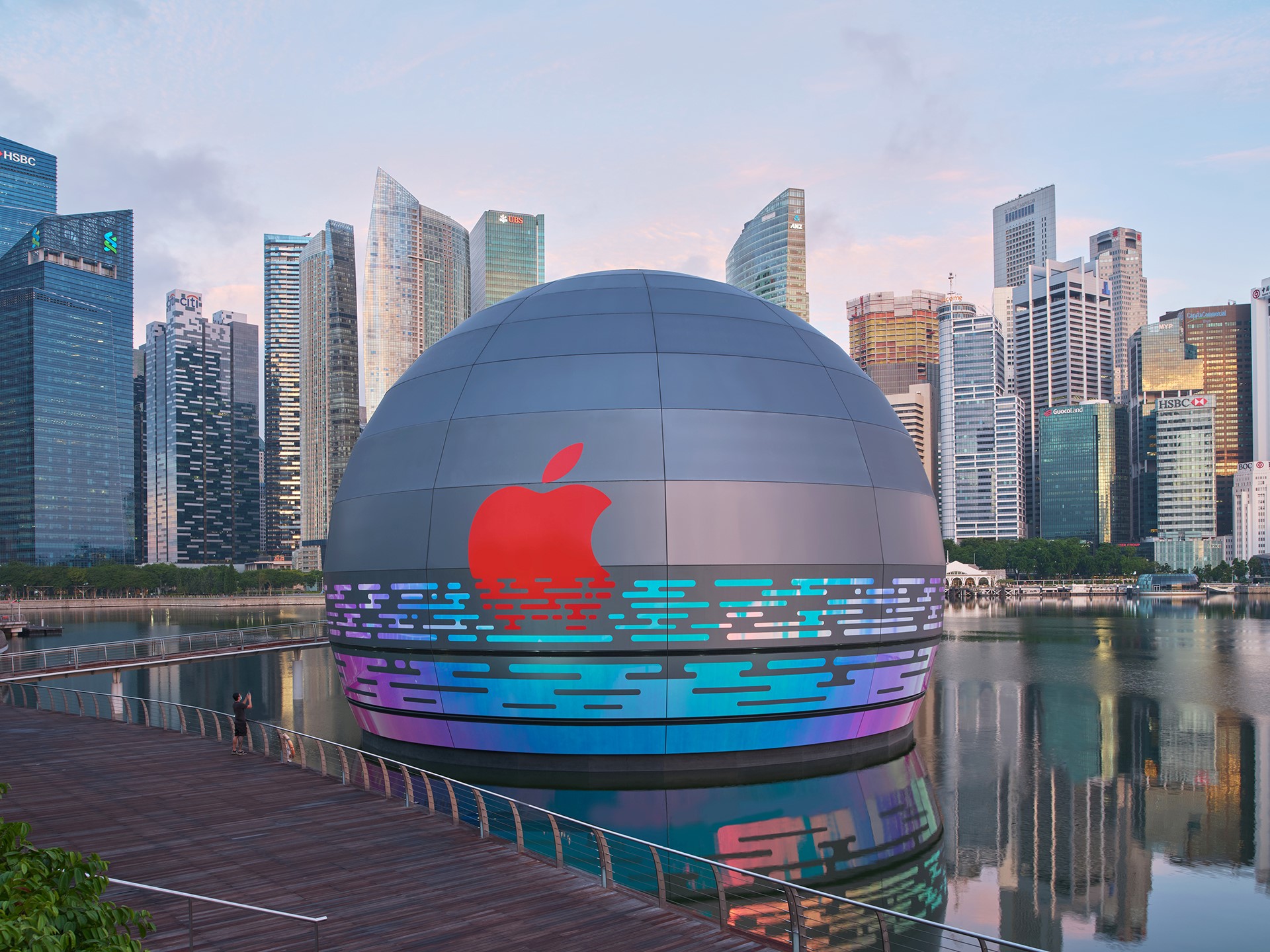 外媒：苹果公司将在新加坡开设新店 科技感十足
