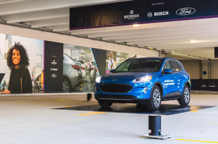 福特宣布正与博世、Bedrock合作研究自动代客泊车技术