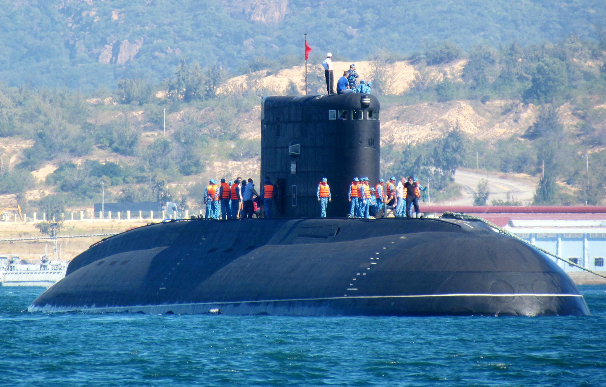 俄罗斯与越南举行潜艇救援演习 俄出动救援深潜器