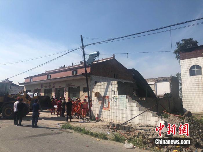 山西襄汾聚仙饭店坍塌 村民：二层彩钢房系后期加盖