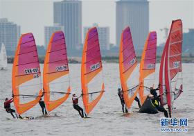 全国帆板锦标赛在秦皇岛开赛