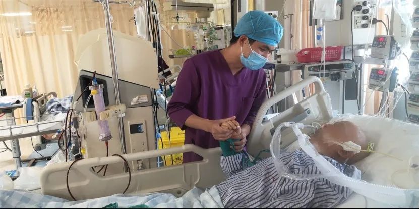 顶着烈日搬家三天，广州一男子竟住进ICU…这段时间要特别留意！