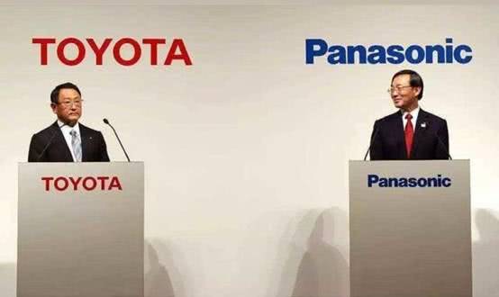 日本两家跨国巨头松下电器和丰田汽车联合宣布，将组建一个合资公司